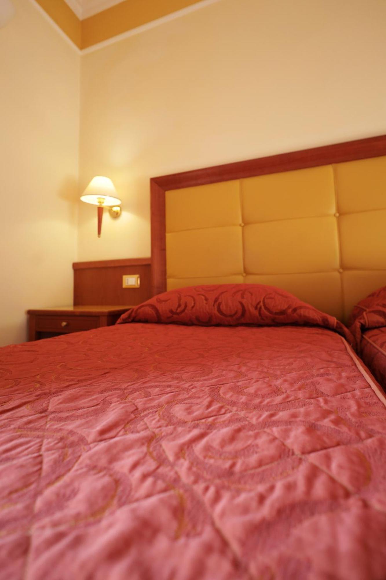 Hotel Il Chiostro By Lvg Hotel Collection Verbania Bilik gambar